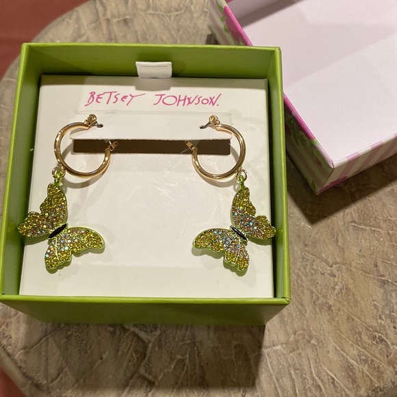 Betsey Johnson Butterly Charm Huggie Earrings 
NWT - Picture 2 of 4